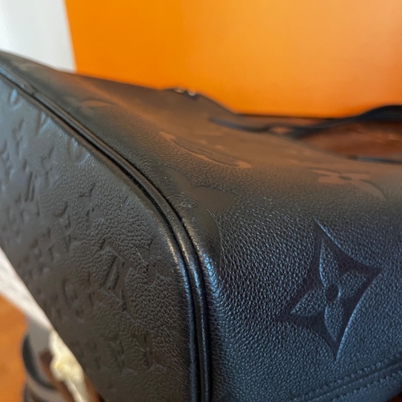 LOUIS VUITTON Empreinte Monogram Giant Neverfull MM Black Noir - Picture 8 of 14